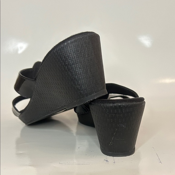 Montego Bay Club Glossy Black Sandals with Jewel Detail - Picture 5 of 9